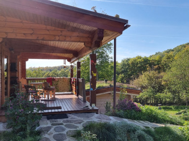 ROZPRÁVKOVÝ ZRUB NA SAMOTE POD LESOM, KRUPINA-ČERVENÁ HORA