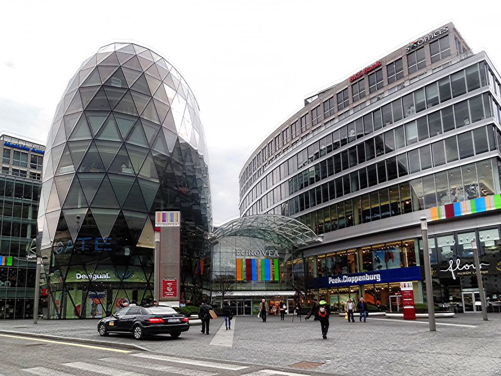 Predáme 3izbový byt so zariadením v Bratislave v Eurovei, Pribinova ulica