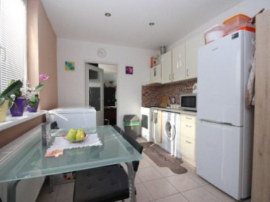  Prenájom 2,5 izbového bytu v Horskom parku" Kubániho ulica.  BA I. Byt je komplet zariade