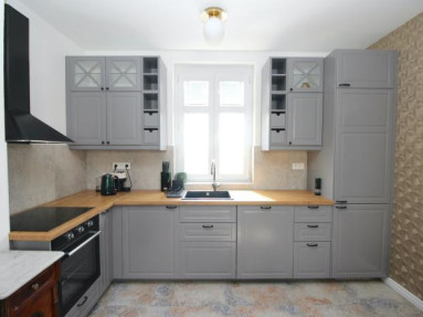 Ponúkame do prenájmu 3-izbový, komplete zariadený byt v centre (Hlboká ul.) nad Hl.stanico