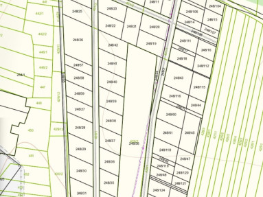 Rovinatý pozemok v Trnove s inžinierskymi sieťami