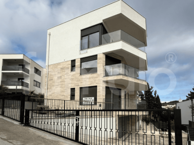 Vila pri mori na predaj v Čiove - novostavba v Chorvátsku