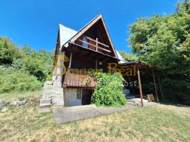 PREDAJ - Rodinná chata s 2 samostatnými jednotkami - ZEMPLÍNSKA ŠÍRAVA - Kaluža