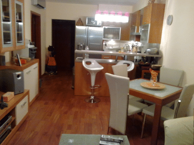 Prenájom 2-izbového bytu v Jégého aleji (11NP zo 14NP, orientácia východ).  Byt má nadštan