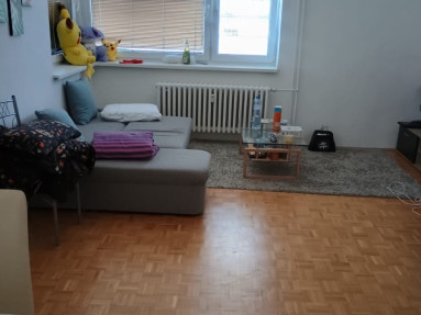 Prenájom 4-izbového bytu – Martinengova ul., Bratislava I 