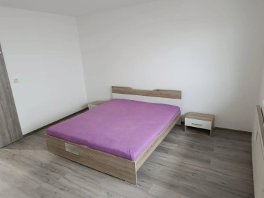 🏠 Prenájom 3-izbového bytu – Ružinov, Seberíniho ulica 