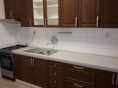 Prenájom 4-izbového bytu – Martinengova ul., Bratislava I –