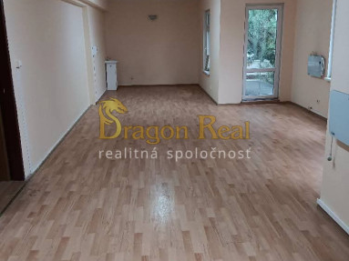 PRENÁJOM – Lukratívny priestor o rozlohe 67m2 – MICHALOVCE