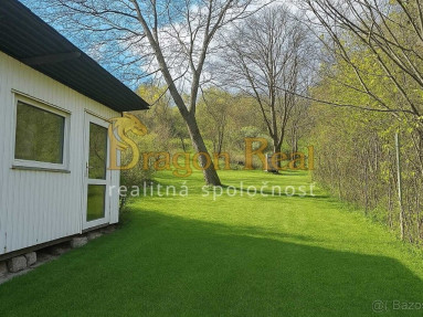 PREDAJ - 2 rekreačné pozemky s vinicou a chatkou - ZEMPLÍNSKA ŠÍRAVA