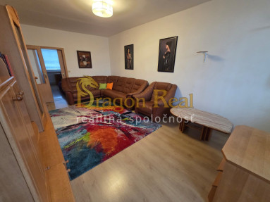 PREDAJ – 3 izbový byt Štefánikova ul. – MICHALOVCE