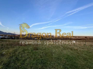 PREDAJ – investičný pozemok na budúcu výstavbu- 596 m2 – Ľubotice