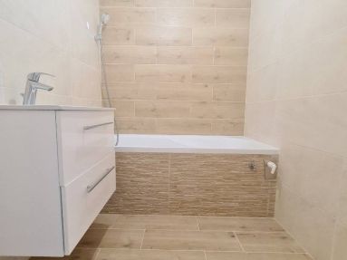 Predaj 4 izb.byt + 2 loggie, Bratislava - Petržalka, Furdekova