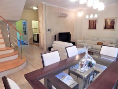 Ponúkame na predaj krásny 5-izbový byt so záhradou, Dunajská Streda