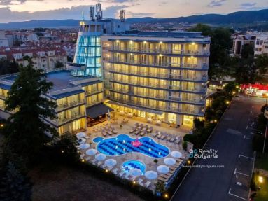 Ponúkame Vám desiatky apartmánov od 1 + kk až po 3 + kk, rôznych veľkostí.