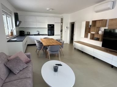 EXLUZÍVNY 4 izbový apartmán pri mori, Ugljan (Chorvátsko)