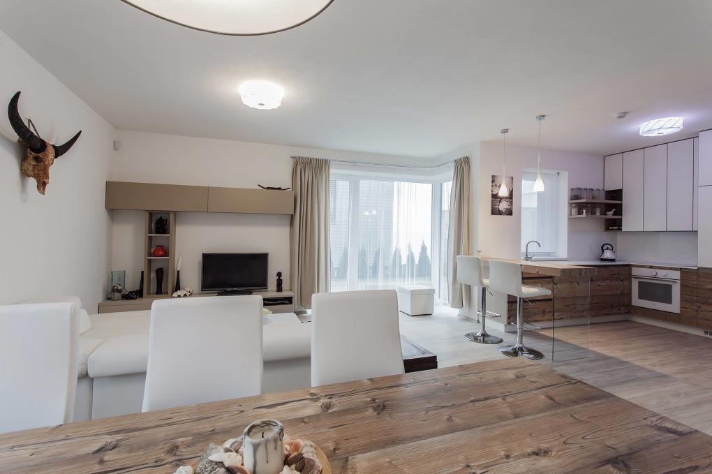 Dvere, okná, podlaha - interiér v súlade